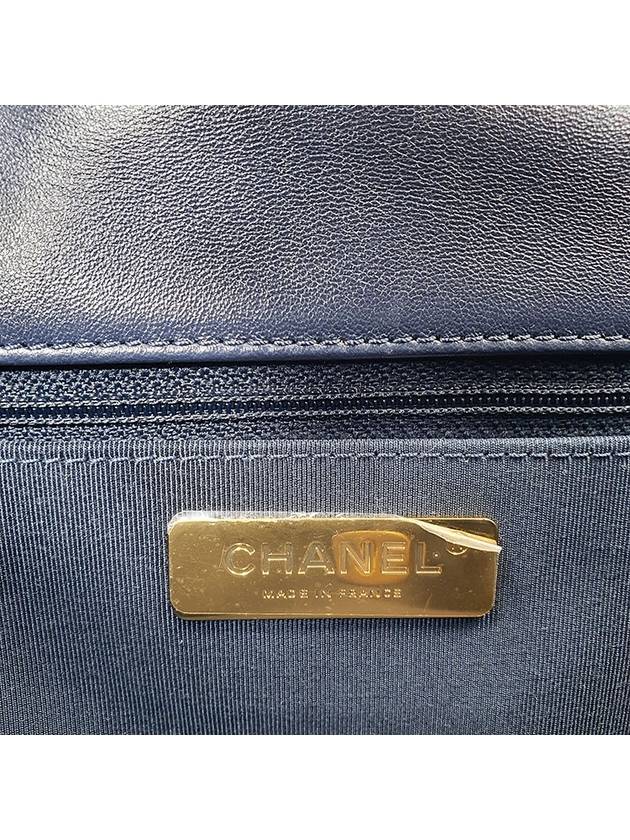 Women s Lambskin 19 Flap Bag Large 30 4199 - CHANEL - BALAAN 22