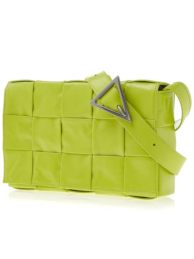 Intrecciato Triangle Buckle Cassette Cross Bag Acid Kiwi - BOTTEGA VENETA - BALAAN 3