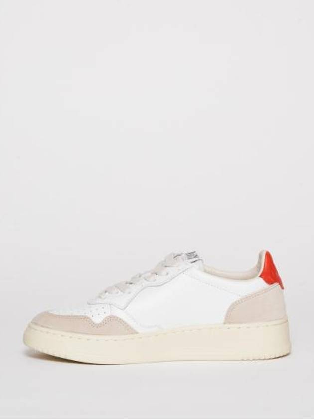 Women's Medalist Low Top Sneakers White Orange - AUTRY - BALAAN 4