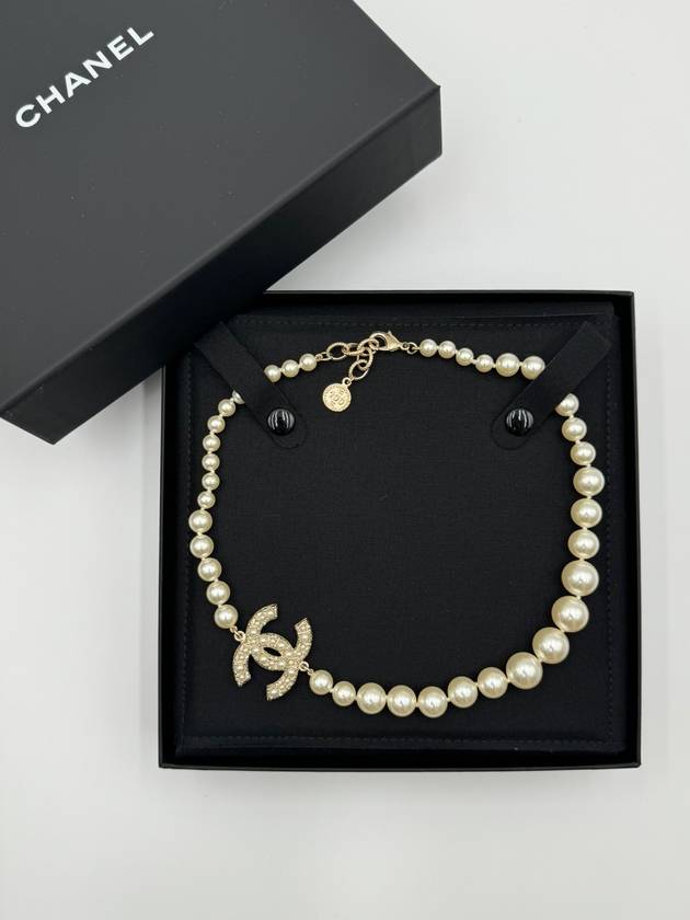 Necklace Metal Glass Pearls Resin & Gold Pearly White Crystal - CHANEL - BALAAN 3