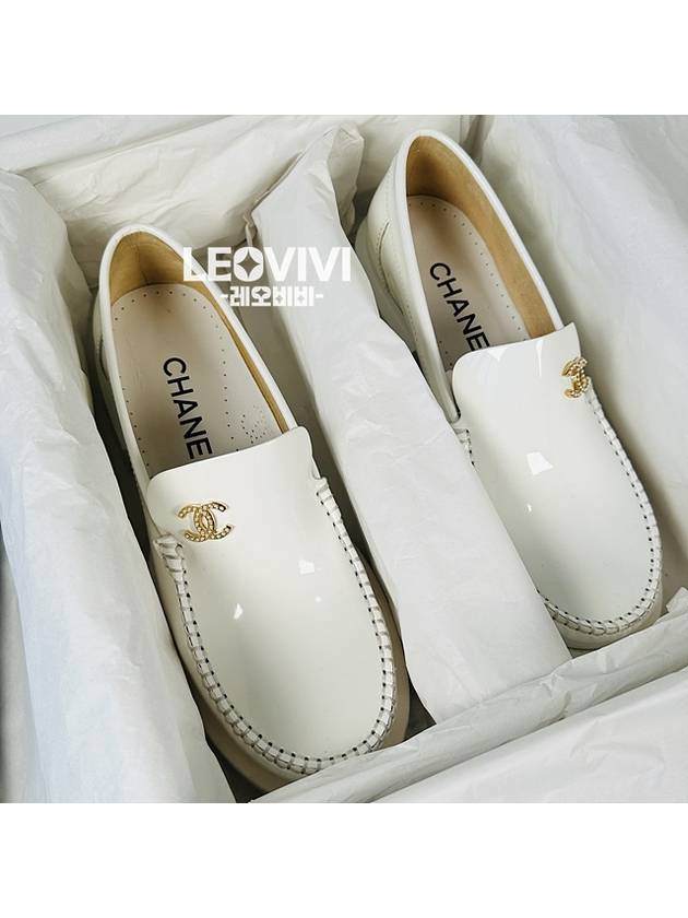 CC Logo Pearl Patent Loafer White 37 G39447 - CHANEL - BALAAN 9