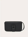 Gancini Hammerd Calfskin Cross Bag Black - SALVATORE FERRAGAMO - BALAAN 2