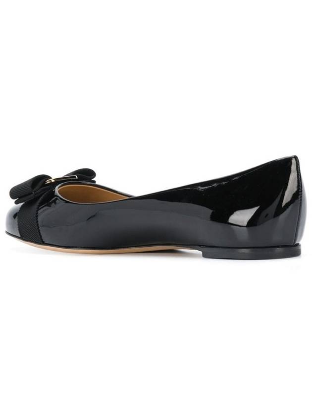 Women’s Varina Bellet Flats Black - SALVATORE FERRAGAMO - BALAAN 5