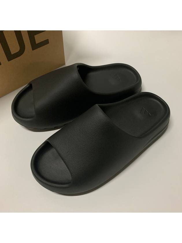 Yeezy Onyx Slippers Black - ADIDAS - BALAAN.