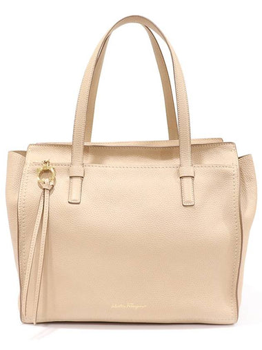 21 F215 Beige calfskin gold plated Gancini Amy large shoulder bag - SALVATORE FERRAGAMO - BALAAN 1