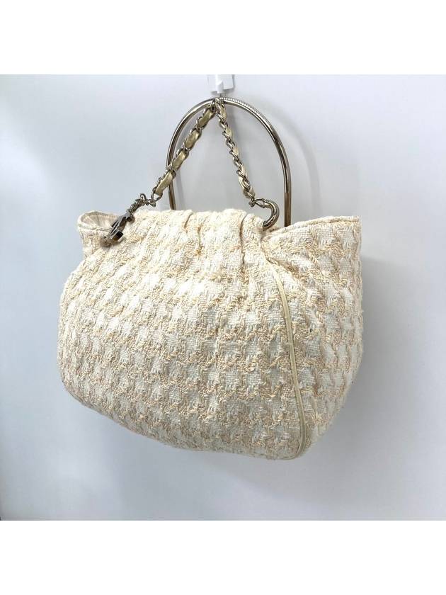 Tweed shearling shoulder bag tote - CHANEL - BALAAN 4