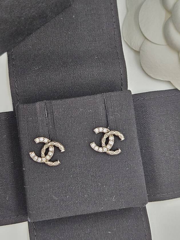 CC logo crystal earrings silver - CHANEL - BALAAN 5