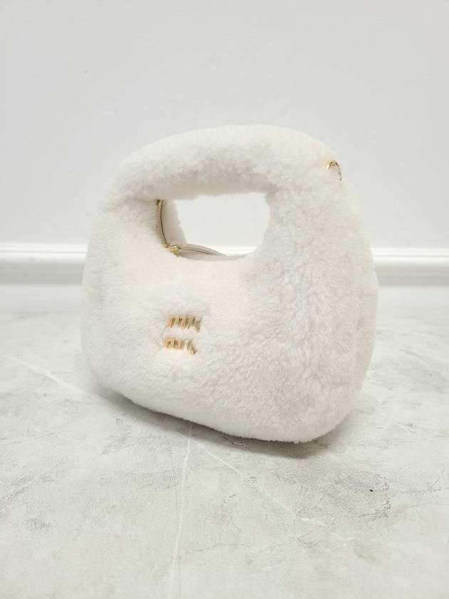 White shearling gold logo Wander hobo bag - MIU MIU - BALAAN 2