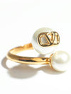 V Logo Signature Metal Pearl Ring Gold - VALENTINO - BALAAN 2