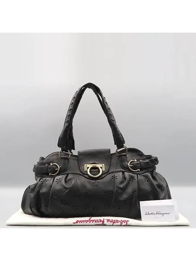 Ferragamo 21 A804 black leather silver Gancini decorated shoulder bag - SALVATORE FERRAGAMO - BALAAN 1