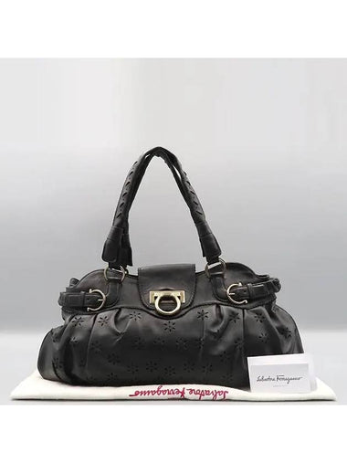 Ferragamo 21 A804 black leather silver Gancini decorated shoulder bag - SALVATORE FERRAGAMO - BALAAN 1