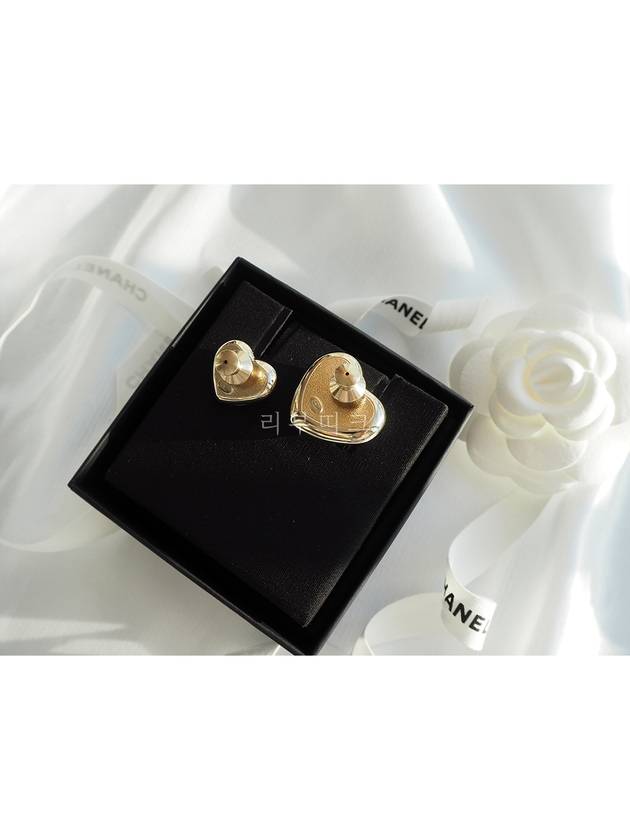 Women's Double Heart Set Brooch White - CHANEL - BALAAN 7