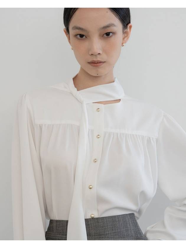 Sequential delivery on October 18th DRESSY SHIRRING TIE BLOUSE - DEFEMME - BALAAN 1