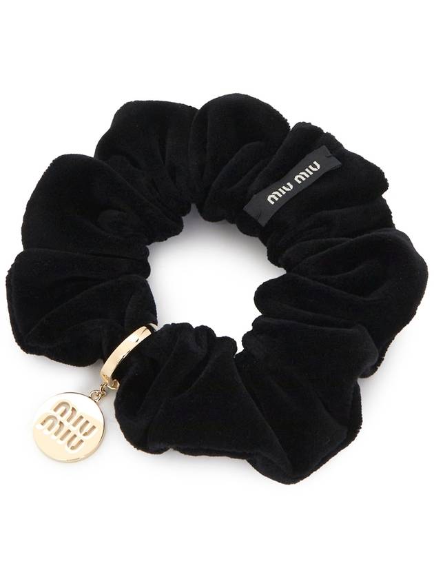 Medal Logo Velvet Scrunchie Black - MIU MIU - BALAAN 4