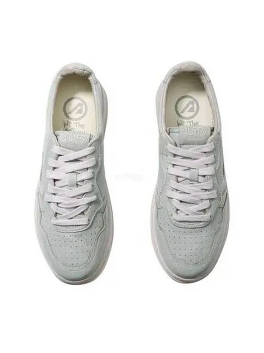 Medalist Logo Patch Low Top Sneakers White - AUTRY - BALAAN 1