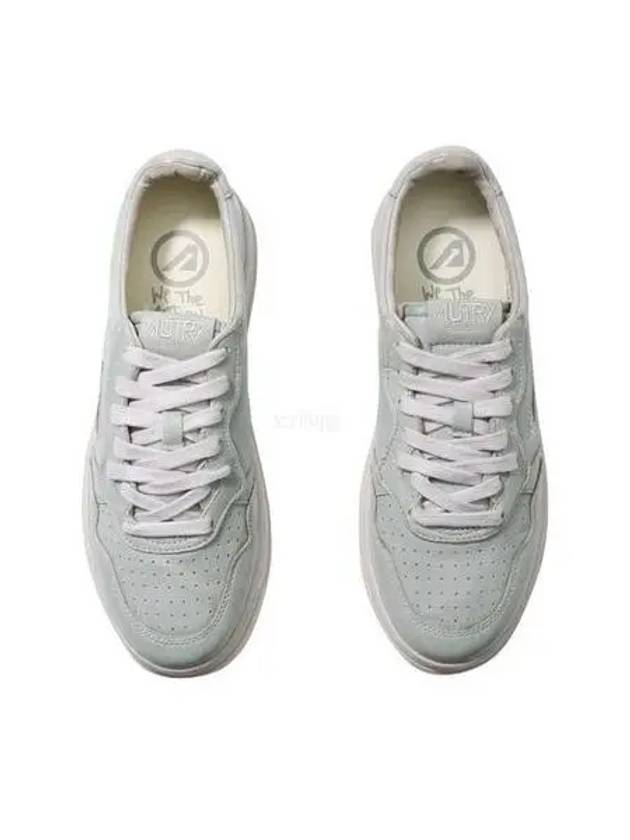 Medalist Logo Patch Low Top Sneakers White - AUTRY - BALAAN 1