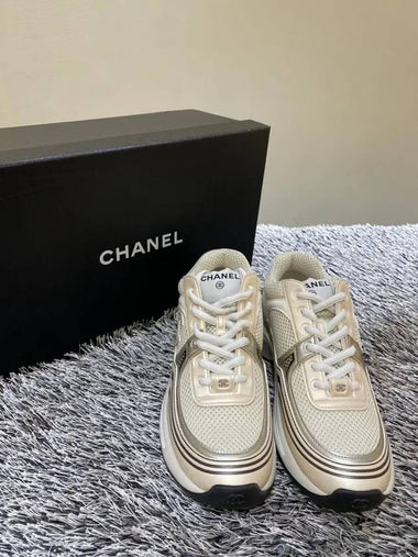 23SS Cruise CC Logo Sneakers G39792 - CHANEL - BALAAN 1