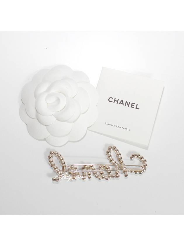 Logo Pearl Crystal Hairpin AB2850 Y47927 Z8905 - CHANEL - BALAAN 5