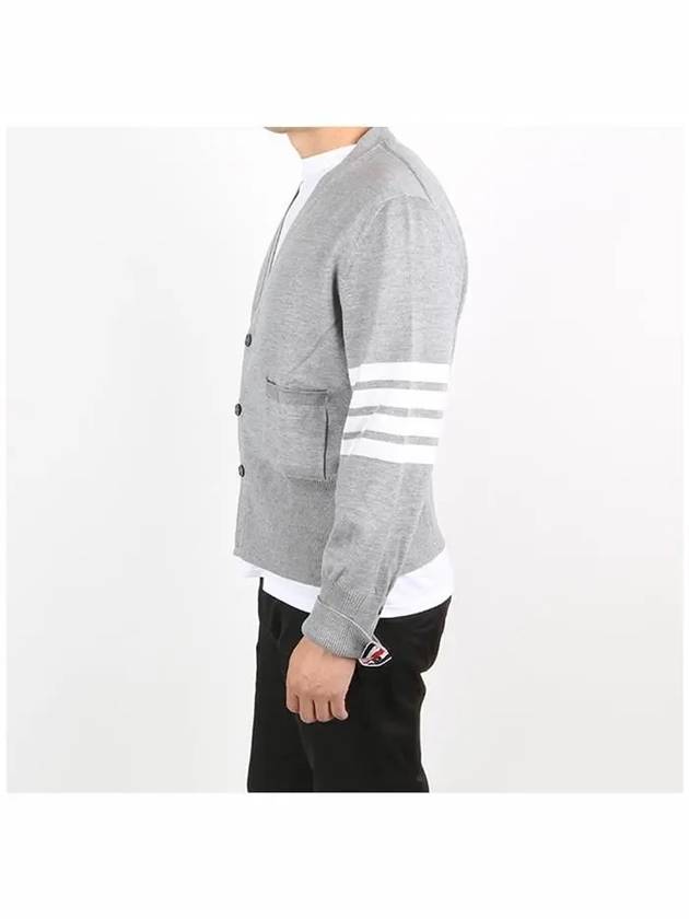 Men's 4 Bar Mr. Tom Icon Intarsia Bag Classic Merino Wool Cardigan Grey - THOM BROWNE - BALAAN 4