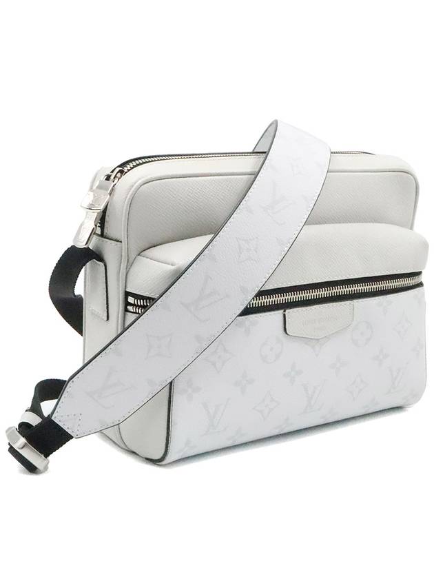 Women s Louis Vuitton M30243 Silver Monogram Antartica Outdoor Messenger Cross Bag gt Gangbuk used luxury goods - LOUIS VUITTON - BALAAN 4