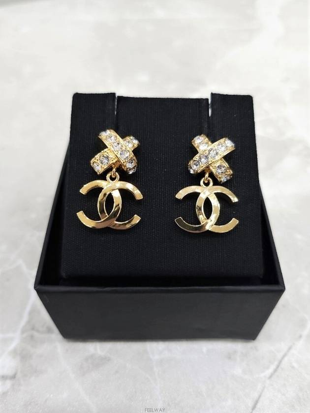 Lux You CC logo ribbon cubic earrings gold - CHANEL - BALAAN 3