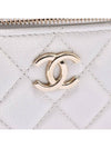 Women 22 Shinsegae Purchase Benetti Cosmetic Top Handle Bag CD5269 - CHANEL - BALAAN 4