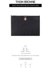 Pebble Grain Three Stripes Zipper Small Clutch Bag Black - THOM BROWNE - BALAAN 3