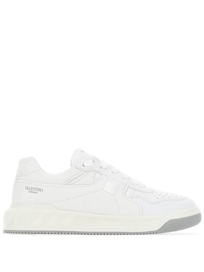 Stud Low Top Sneakers White - VALENTINO - BALAAN 2