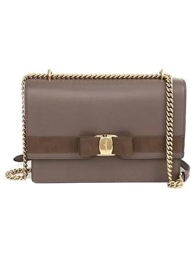 Vara Leather Shoulder Bag Brown - SALVATORE FERRAGAMO - BALAAN 1