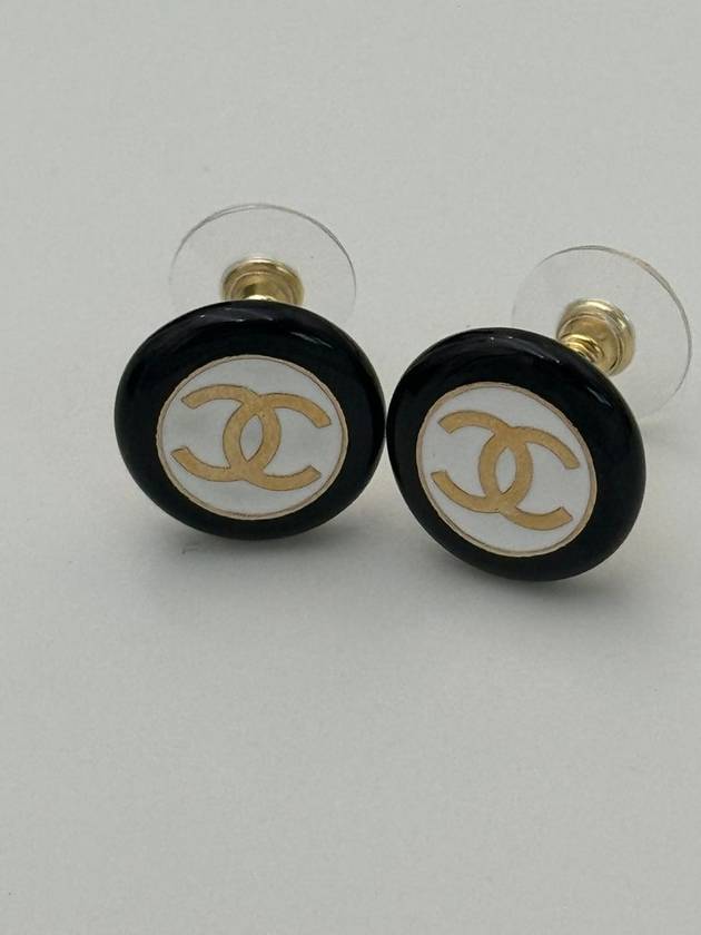 CC logo earrings two tone round black white ABC997 - CHANEL - BALAAN 4