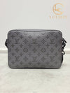 Used luxury goods Lewis It Entrasheet gray monogram shadow trio messenger bag - LOUIS VUITTON - BALAAN 6