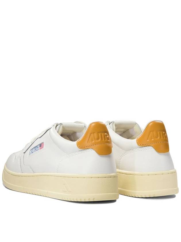 Autry White And Honey-Colored Leather Medalist Low Sneakers - AUTRY - BALAAN 4