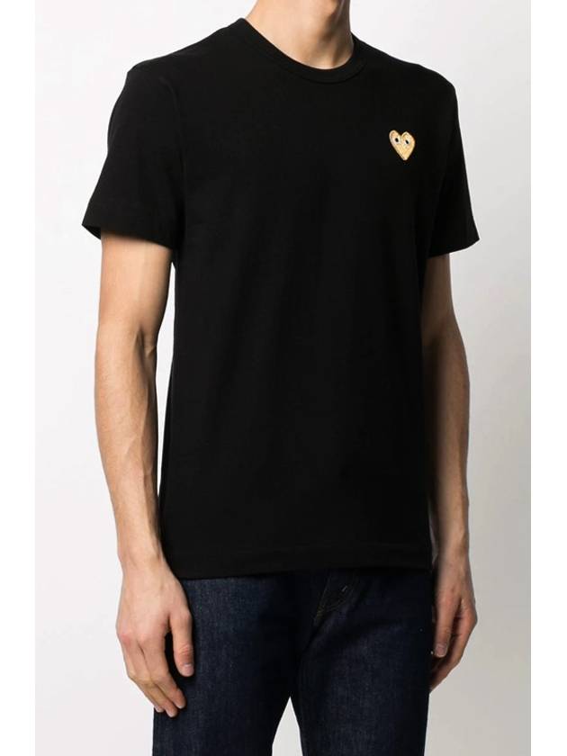 Small Gold Heart Wappen Short Sleeve T-Shirt Black P1 T216 1 - COMME DES GARCONS - BALAAN 5