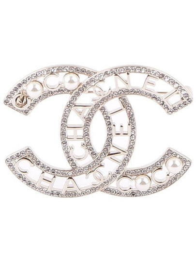 CC Logo Cubic Pearl Brooch Gold - CHANEL - BALAAN 2