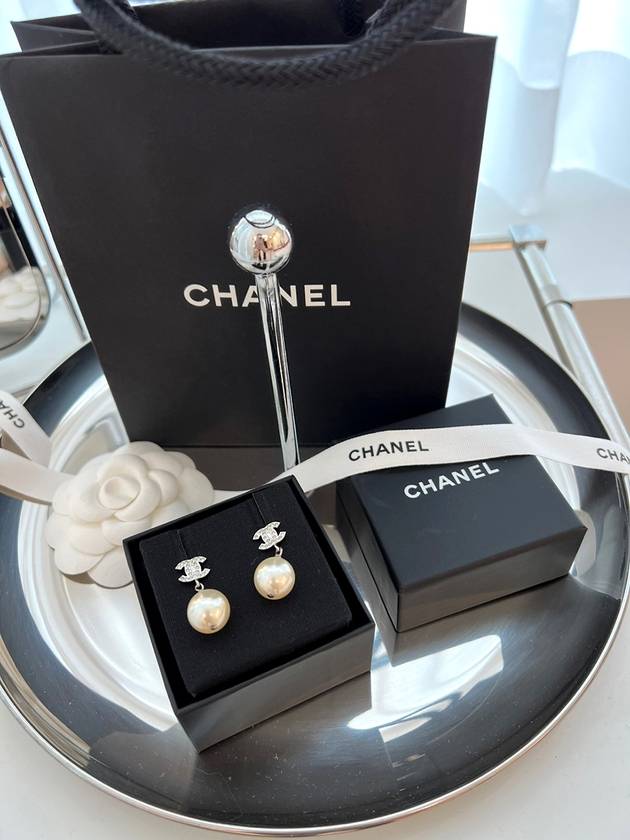 Metal Glass Strass Pearly White Earrings Silver - CHANEL - BALAAN 6