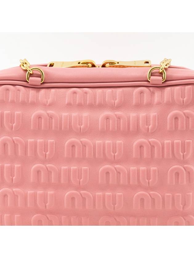 Logo Embossed Chain Shoulder Bag Pink - MIU MIU - BALAAN 6