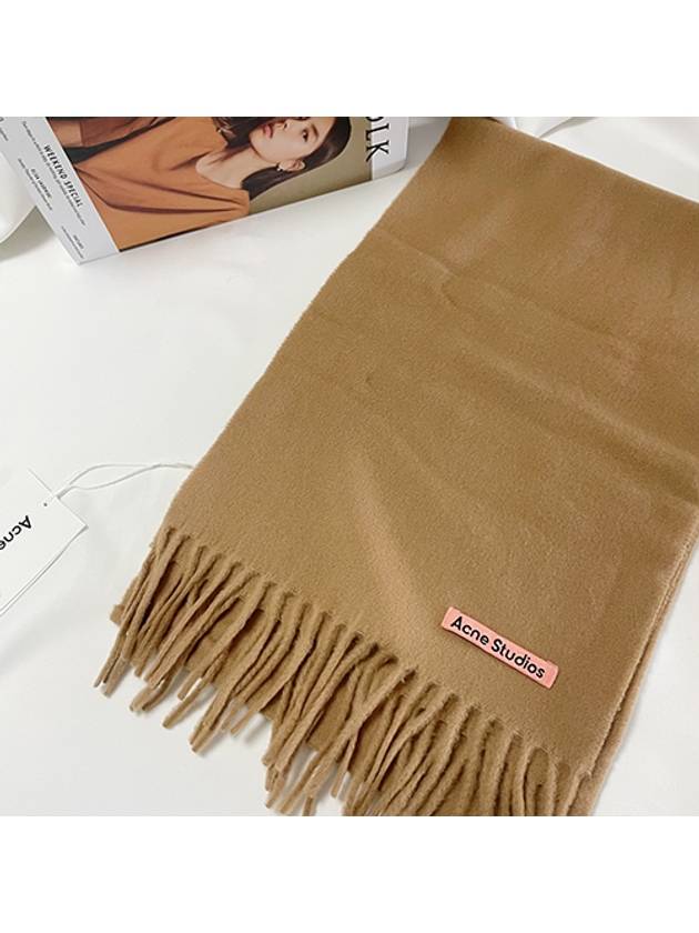 Studios Slim Wool Fringe Muffler Dark Camel - ACNE STUDIOS - BALAAN.