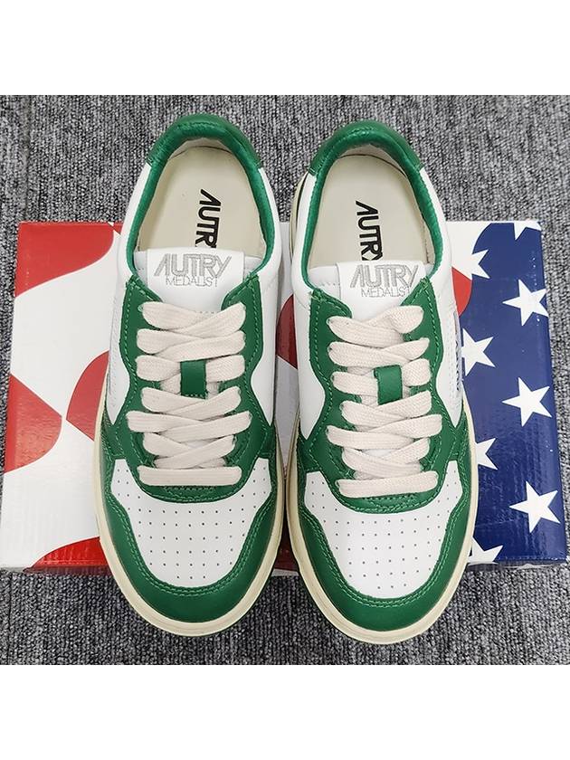 Women's Medalist Green Tab Leather Low Top Sneakers White - AUTRY - BALAAN 4