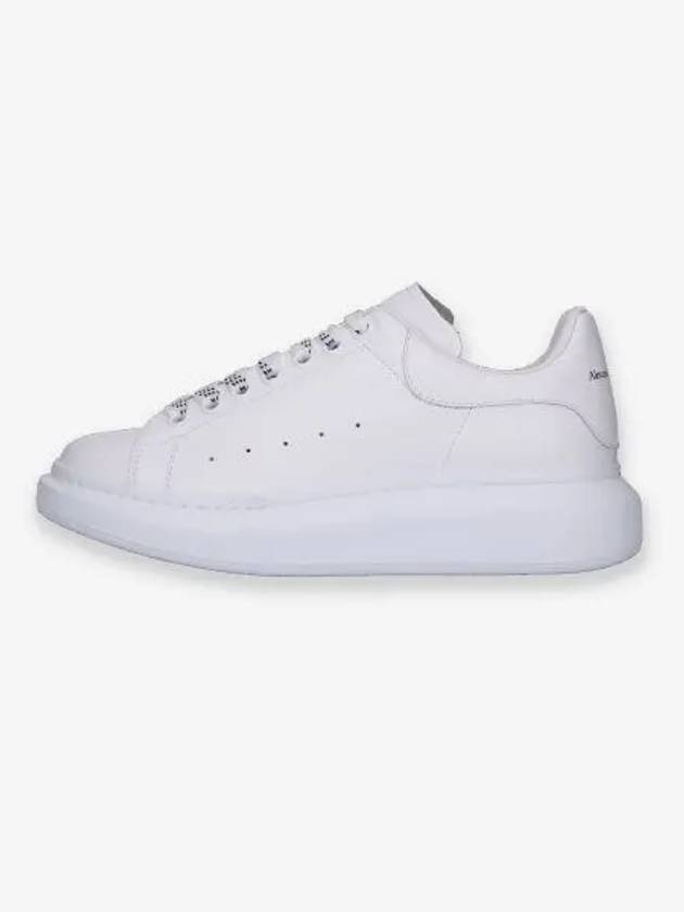 Oversized Leather Tab Low Top Sneakers White - ALEXANDER MCQUEEN - BALAAN 2