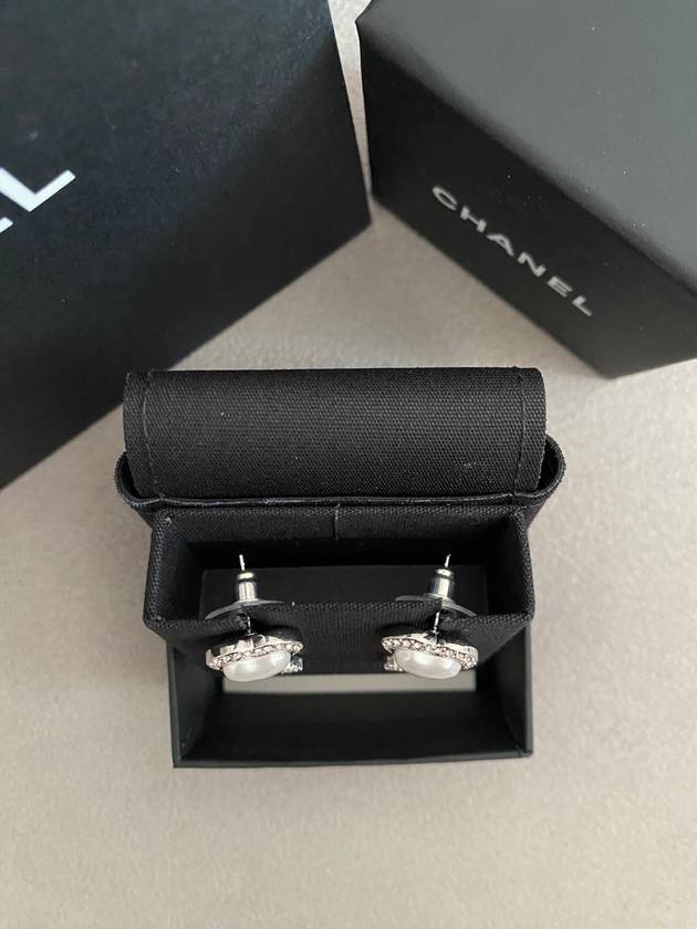 Earrings Metal Strass & Silver Pearly White Crystal - CHANEL - BALAAN 5