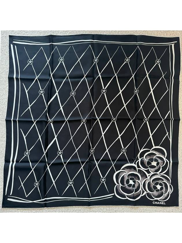 Camellia Drawing Square Scarf Black - CHANEL - BALAAN 3