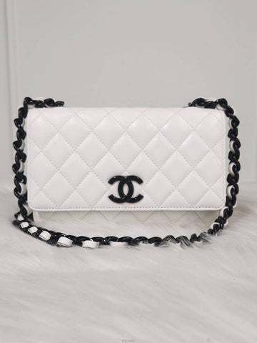 Daol Beomeo Branch Caviar WOC Black Chain White 30s AP1954 Status A - CHANEL - BALAAN 1