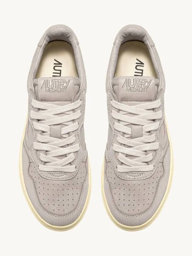 Medalist Goatskin Low Top Sneakers Grey - AUTRY - BALAAN 7