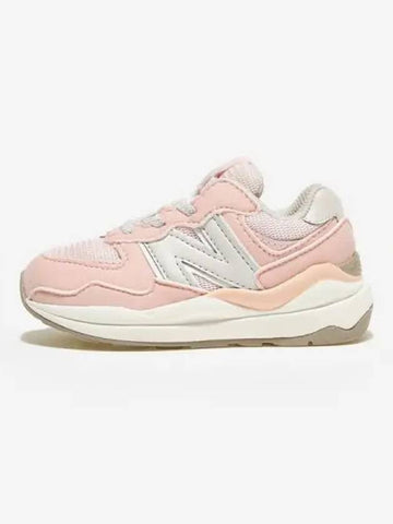 Kids 57/40 Bungee Low Top Sneakers Pink - NEW BALANCE - BALAAN 1