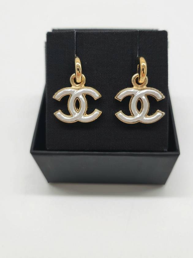 CC logo drop earrings gold white - CHANEL - BALAAN 3