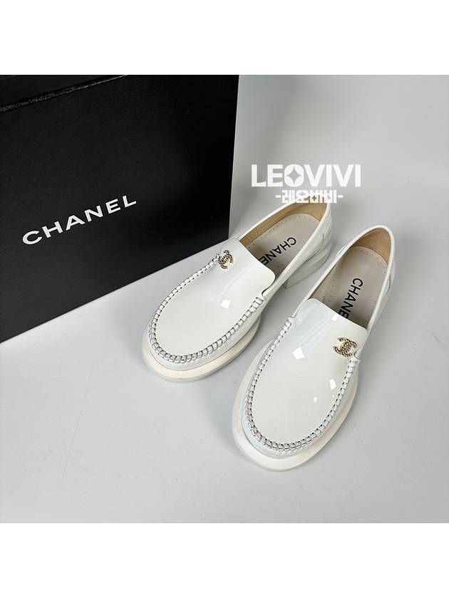 CC Logo Pearl Patent Loafer White 37 G39447 - CHANEL - BALAAN 1