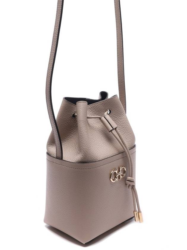 Gancini Mini Bucket Bag Beige - SALVATORE FERRAGAMO - BALAAN 4