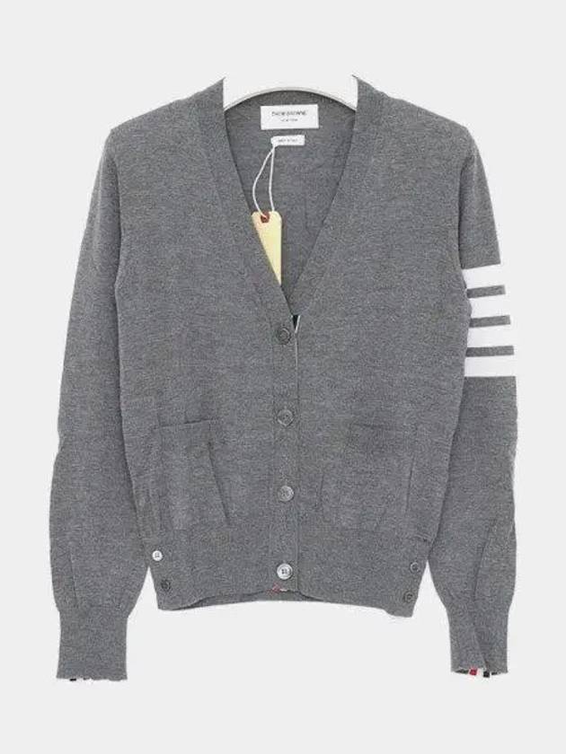 4 Bar V-Neck Merino Wool Cardigan Medium Grey - THOM BROWNE - BALAAN 2