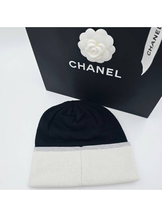 Beanie Winter Hat White Black Unisex AAA629 - CHANEL - BALAAN 7