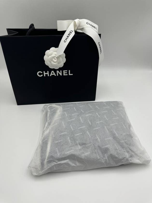 Women's CC Logo Cashmere Silk Jenny Muffler Black A52032 - CHANEL - BALAAN 7